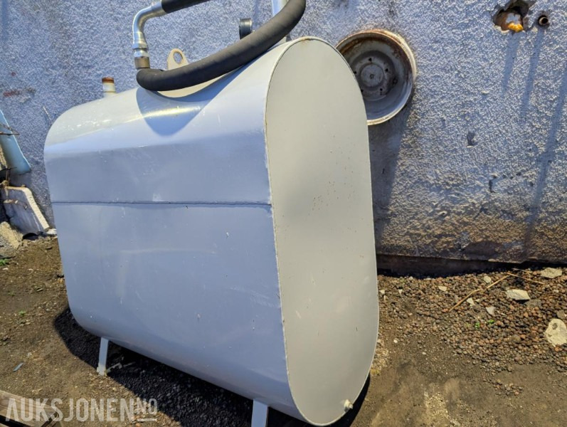 2019 Ubrukt dieseltank med brukt pumpe - Equipo de construcción: foto 1 2019 Ubrukt dieseltank med brukt pumpe - Equipo de construcción: foto 1