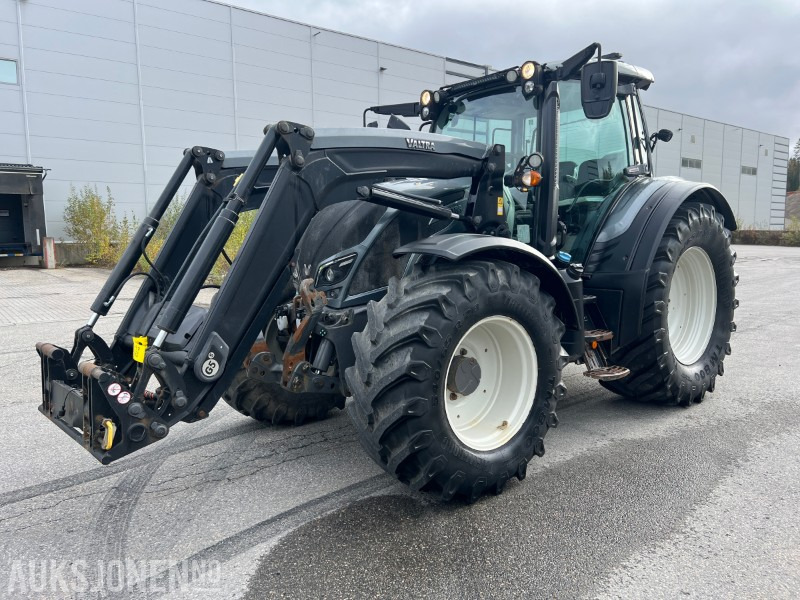 2019 Valtra N174D 1C8 - frontlaster - Tractor: foto 1 2019 Valtra N174D 1C8 - frontlaster - Tractor: foto 1