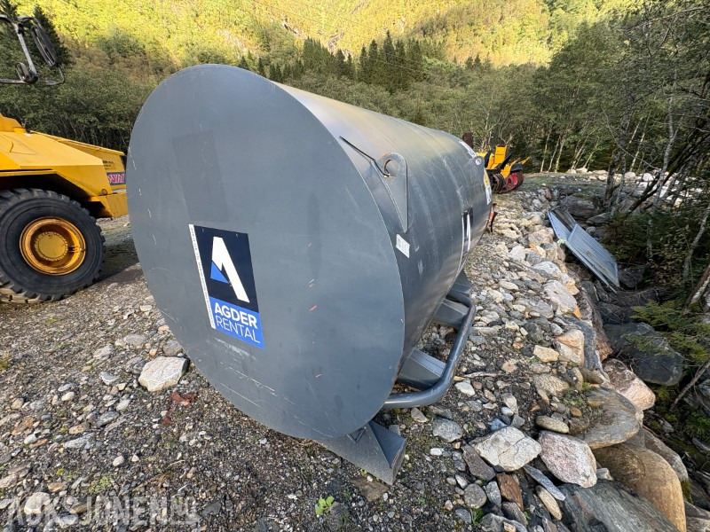 2021 Fuel Proof 4500 liter dobbelvegget dieseltank med pumpeanlegg - Equipo de construcción: foto 2 2021 Fuel Proof 4500 liter dobbelvegget dieseltank med pumpeanlegg - Equipo de construcción: foto 2