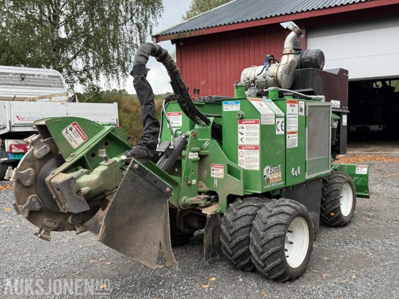 2022 Bandit Model 2550 Stubbefres – 4x4, Diesel - Equipo de construcción: foto 1 2022 Bandit Model 2550 Stubbefres – 4x4, Diesel - Equipo de construcción: foto 1