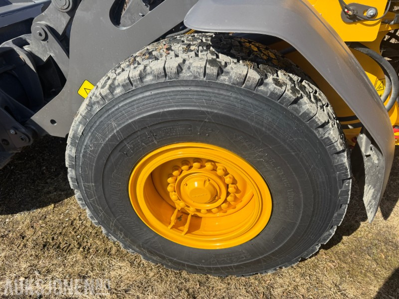 2024 Volvo L70H2 HJULLASTER MED SKUFFE, SETRALSMØRING, VEKT +++KUN 400 TIMER - Cargadora de ruedas: foto 5 2024 Volvo L70H2 HJULLASTER MED SKUFFE, SETRALSMØRING, VEKT +++KUN 400 TIMER - Cargadora de ruedas: foto 5