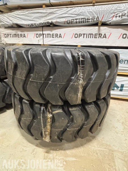 4 nye 23.5-25 dekk - Anleggsdekk - Equipo de construcción: foto 3 4 nye 23.5-25 dekk - Anleggsdekk - Equipo de construcción: foto 3