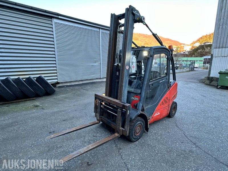 2011 Linde H25D-01 gaffeltruck m/tilt og sideforskyvning, 6485 timer - Equipo de manutención: foto 1 2011 Linde H25D-01 gaffeltruck m/tilt og sideforskyvning, 6485 timer - Equipo de manutención: foto 1