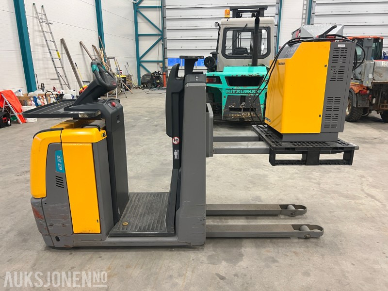 2017 Jungheinrich ECE 310 HP - Equipo de manutención: foto 2 2017 Jungheinrich ECE 310 HP - Equipo de manutención: foto 2