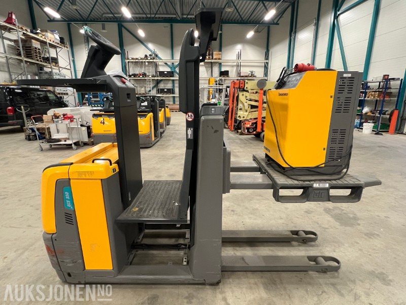 2017 Jungheinrich ECE 310 HP - Equipo de manutención: foto 2 2017 Jungheinrich ECE 310 HP - Equipo de manutención: foto 2