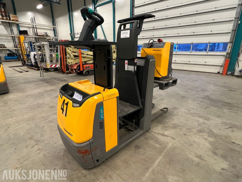 2017 Jungheinrich ECE 310 HP - Equipo de manutención: foto 1 2017 Jungheinrich ECE 310 HP - Equipo de manutención: foto 1