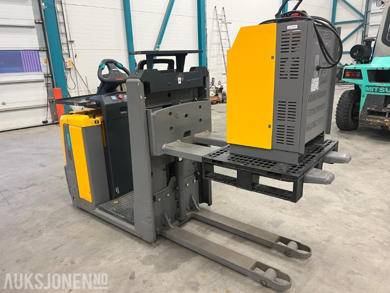 2017 Jungheinrich ECE 310 HP - Equipo de manutención: foto 3 2017 Jungheinrich ECE 310 HP - Equipo de manutención: foto 3