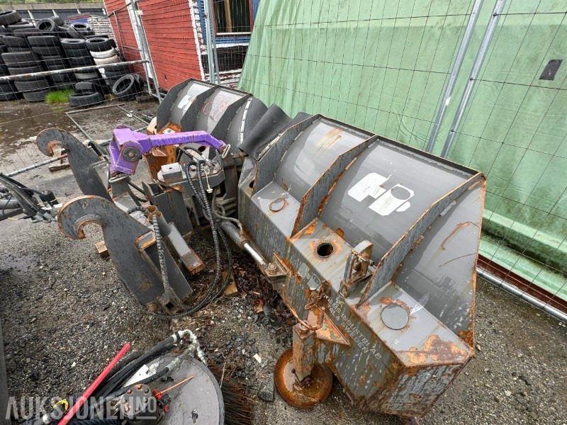 1999 Holms KHV-320 - V-plog til hjullaster - Rep objekt - Implemento para Maquinaria de construcción: foto 4 1999 Holms KHV-320 - V-plog til hjullaster - Rep objekt - Implemento para Maquinaria de construcción: foto 4