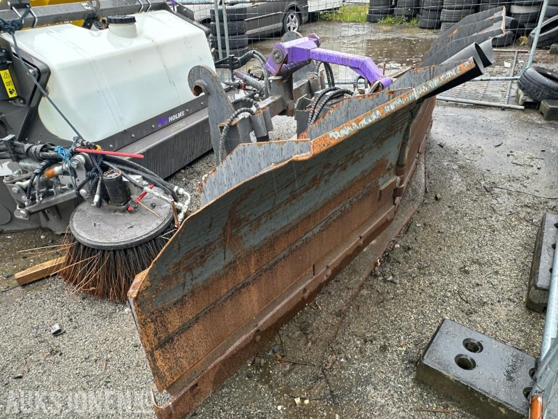 1999 Holms KHV-320 - V-plog til hjullaster - Rep objekt - Implemento para Maquinaria de construcción: foto 3 1999 Holms KHV-320 - V-plog til hjullaster - Rep objekt - Implemento para Maquinaria de construcción: foto 3