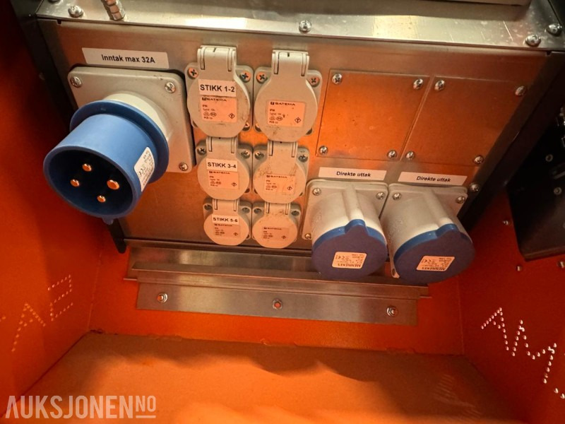 Satema Byggestømsskap 32A 230 V og byggetransformator 10 kvA O-trafo 400/230V + diverse kabler - Implemento para Maquinaria de construcción: foto 5 Satema Byggestømsskap 32A 230 V og byggetransformator 10 kvA O-trafo 400/230V + diverse kabler - Implemento para Maquinaria de construcción: foto 5