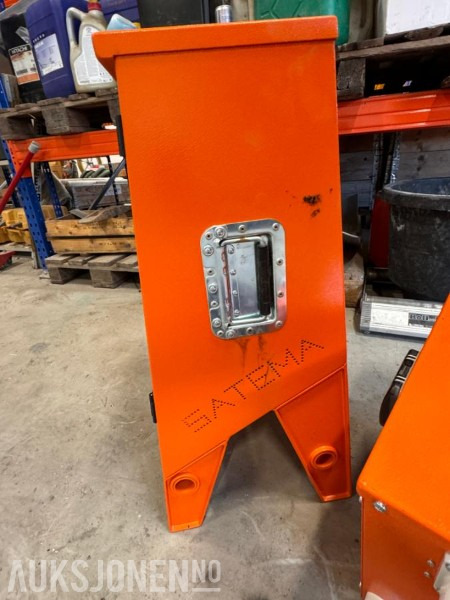 Satema Byggestømsskap 32A 230 V og byggetransformator 10 kvA O-trafo 400/230V + diverse kabler - Implemento para Maquinaria de construcción: foto 4 Satema Byggestømsskap 32A 230 V og byggetransformator 10 kvA O-trafo 400/230V + diverse kabler - Implemento para Maquinaria de construcción: foto 4