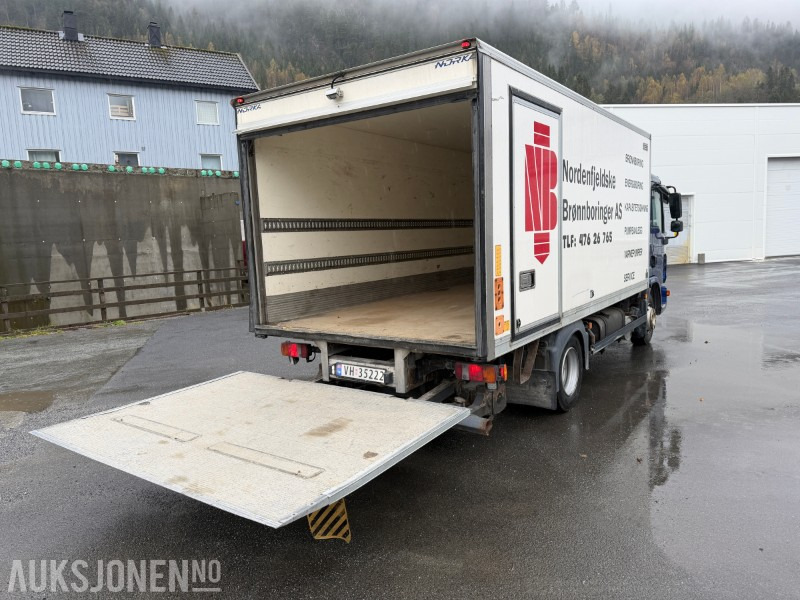 MAN TGL 8.180 4x2BL – 2011-modell – Skapbil med lift - Camión caja cerrada: foto 3 MAN TGL 8.180 4x2BL – 2011-modell – Skapbil med lift - Camión caja cerrada: foto 3