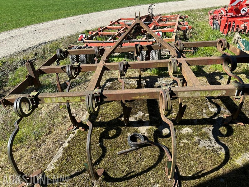 1984 Väderstad Grubber med 13-tenner - Maquinaria agrícola: foto 4 1984 Väderstad Grubber med 13-tenner - Maquinaria agrícola: foto 4