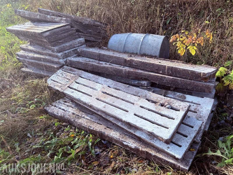 1997 42 stk Betongspalter / Spalteplank for gris - Lengde 1790 mm og 1190 mm - Maquinaria agrícola: foto 1 1997 42 stk Betongspalter / Spalteplank for gris - Lengde 1790 mm og 1190 mm - Maquinaria agrícola: foto 1