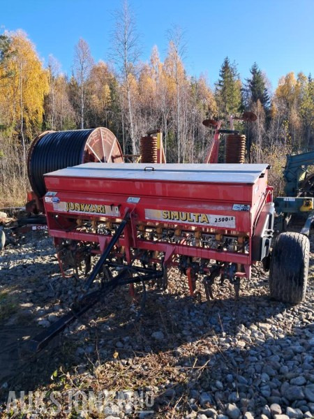 1997 Junkkeri Simulta såmaskin 2500 slep - Maquinaria agrícola: foto 2 1997 Junkkeri Simulta såmaskin 2500 slep - Maquinaria agrícola: foto 2