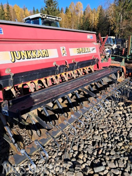 1997 Junkkeri Simulta såmaskin 2500 slep - Maquinaria agrícola: foto 4 1997 Junkkeri Simulta såmaskin 2500 slep - Maquinaria agrícola: foto 4