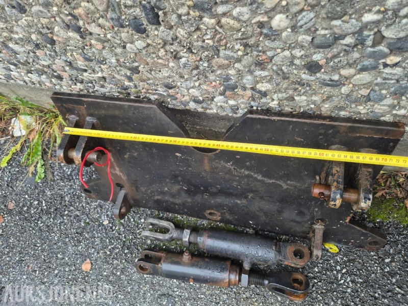 2011 Brøyteplate / brøytefeste til New Holland TS 110 - Maquinaria agrícola: foto 4 2011 Brøyteplate / brøytefeste til New Holland TS 110 - Maquinaria agrícola: foto 4