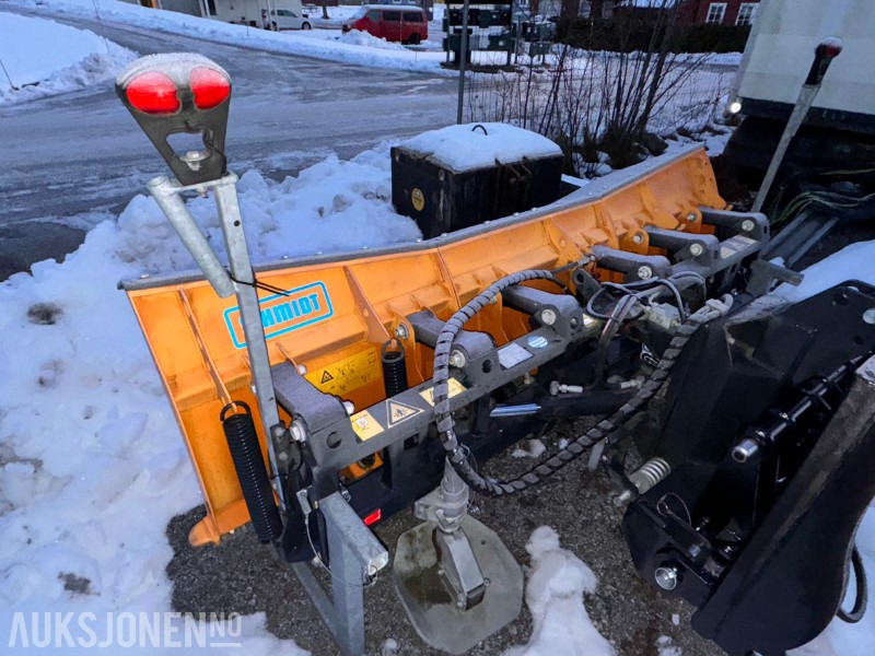 2018 Schmidt MS 27 C snøplog /brøyteskjær - Hydraylisk sving - Bredde 2700 mm - Trepunkts feste - Slepesko - Parkeringsstativ - Maquinaria agrícola: foto 1 2018 Schmidt MS 27 C snøplog /brøyteskjær - Hydraylisk sving - Bredde 2700 mm - Trepunkts feste - Slepesko - Parkeringsstativ - Maquinaria agrícola: foto 1