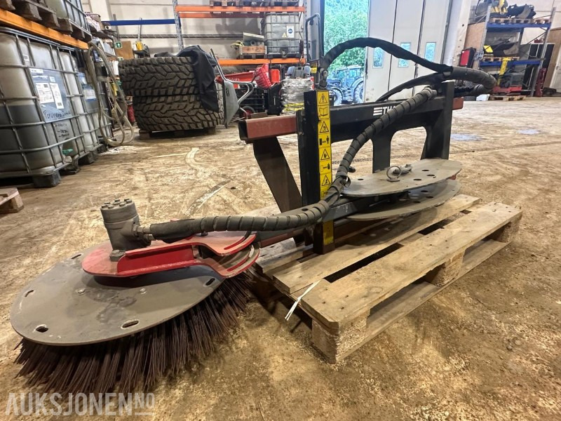 Thaler Hydraulisk kost/sidekost - Maquinaria agrícola: foto 2 Thaler Hydraulisk kost/sidekost - Maquinaria agrícola: foto 2