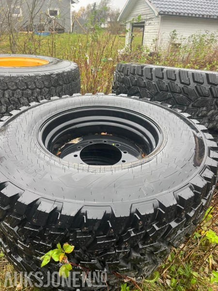 Vinter hjulsett Hakkapelitta tri 540/80R38 og 440/80R28 - Maquinaria agrícola: foto 2 Vinter hjulsett Hakkapelitta tri 540/80R38 og 440/80R28 - Maquinaria agrícola: foto 2