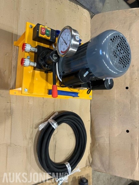 70 TONN HYDRAULISK PRESSE TIL BELTEBOLTER OG FORINGER 220V - Maquinaria industrial: foto 3 70 TONN HYDRAULISK PRESSE TIL BELTEBOLTER OG FORINGER 220V - Maquinaria industrial: foto 3