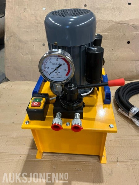 70 TONN HYDRAULISK PRESSE TIL BELTEBOLTER OG FORINGER 220V - Maquinaria industrial: foto 4 70 TONN HYDRAULISK PRESSE TIL BELTEBOLTER OG FORINGER 220V - Maquinaria industrial: foto 4