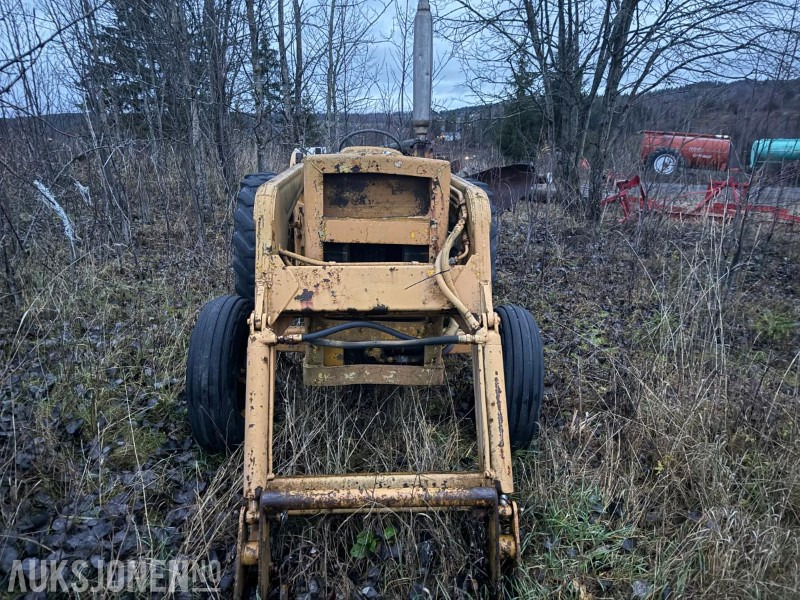 Massey Ferguson 3.165 m/laster - Tractor: foto 2 Massey Ferguson 3.165 m/laster - Tractor: foto 2