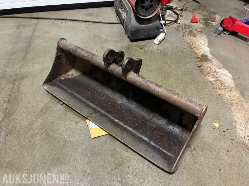 Pusseskuff til minigraver - stått på Volvo EC15 - ingen minstepris - Equipo de construcción: foto 4 Pusseskuff til minigraver - stått på Volvo EC15 - ingen minstepris - Equipo de construcción: foto 4