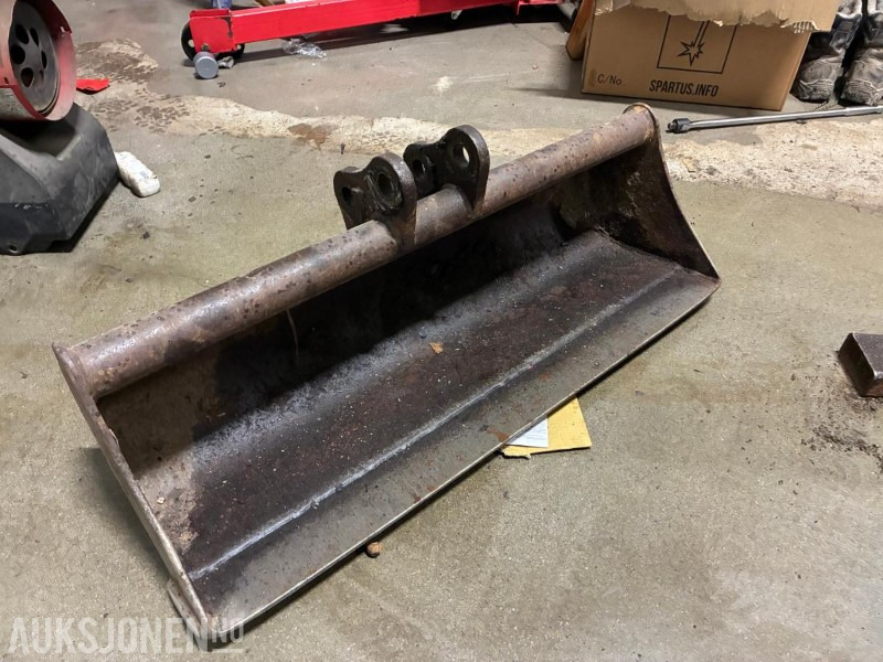 Pusseskuff til minigraver - stått på Volvo EC15 - ingen minstepris - Equipo de construcción: foto 1 Pusseskuff til minigraver - stått på Volvo EC15 - ingen minstepris - Equipo de construcción: foto 1