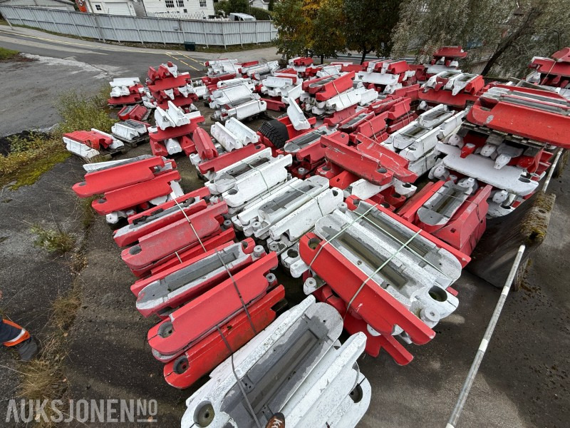 Trafikk-/veibarrierar (modulbasert) i kompositt ca 600 stk - Equipo de construcción: foto 4 Trafikk-/veibarrierar (modulbasert) i kompositt ca 600 stk - Equipo de construcción: foto 4