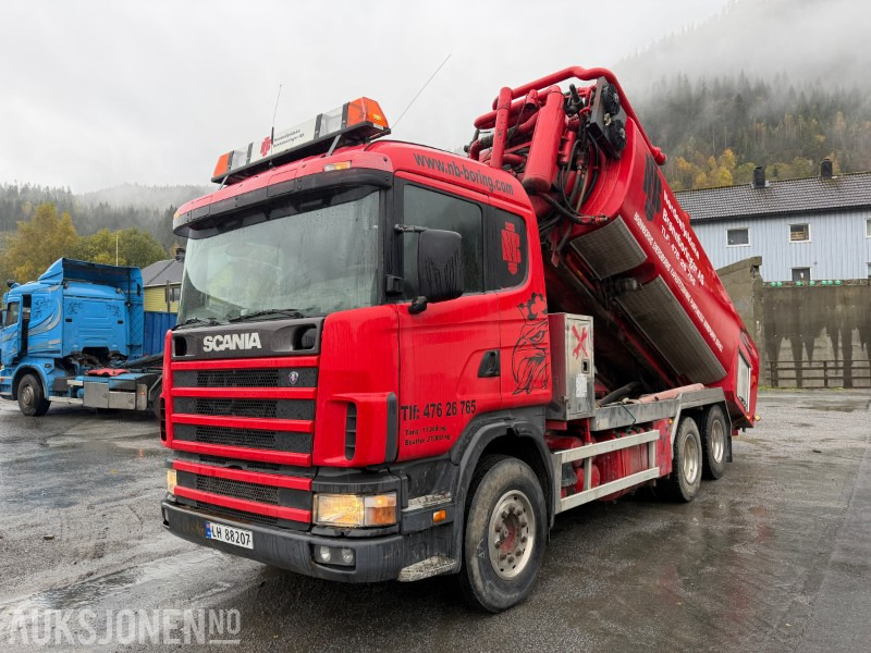 1999 Scania R124 Spyle/sugebil med Korp & Sönn påbygg - Vehículo municipal: foto 1 1999 Scania R124 Spyle/sugebil med Korp & Sönn påbygg - Vehículo municipal: foto 1