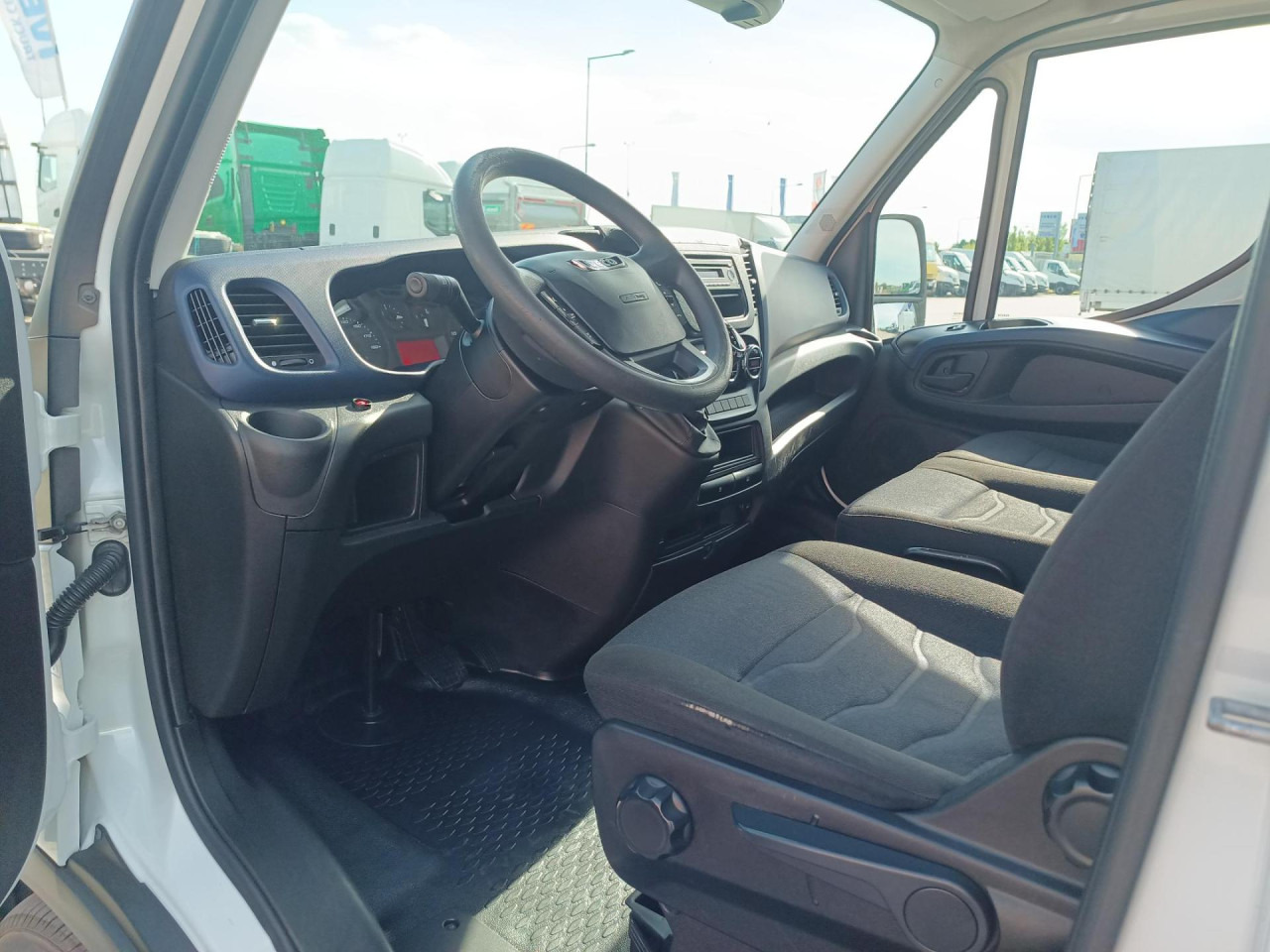 IVECO Daily 35S16A8 - Furgoneta caja cerrada: foto 5 IVECO Daily 35S16A8 - Furgoneta caja cerrada: foto 5