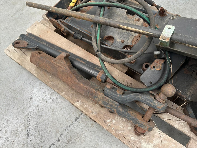 Tractor New Holland Pick up hitch: foto 11