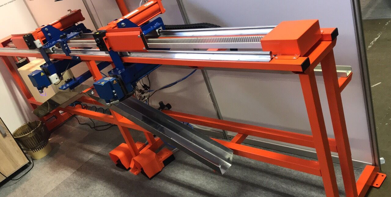 Wise Service Automatic double-headed guillotine WSG3 - Máquina herramienta: foto 5 Wise Service Automatic double-headed guillotine WSG3 - Máquina herramienta: foto 5