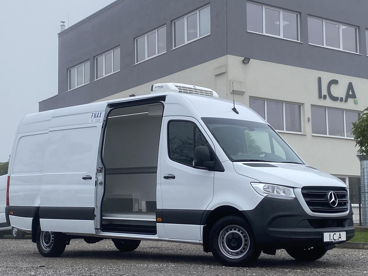 MERCEDES-BENZ SPRINTER 317 CDI L4H3 170PS AUTOMATIK FRISCHDIENST + KONVEKTA FK 3022 12-220V - Furgoneta frigorifica: foto 1 MERCEDES-BENZ SPRINTER 317 CDI L4H3 170PS AUTOMATIK FRISCHDIENST + KONVEKTA FK 3022 12-220V - Furgoneta frigorifica: foto 1