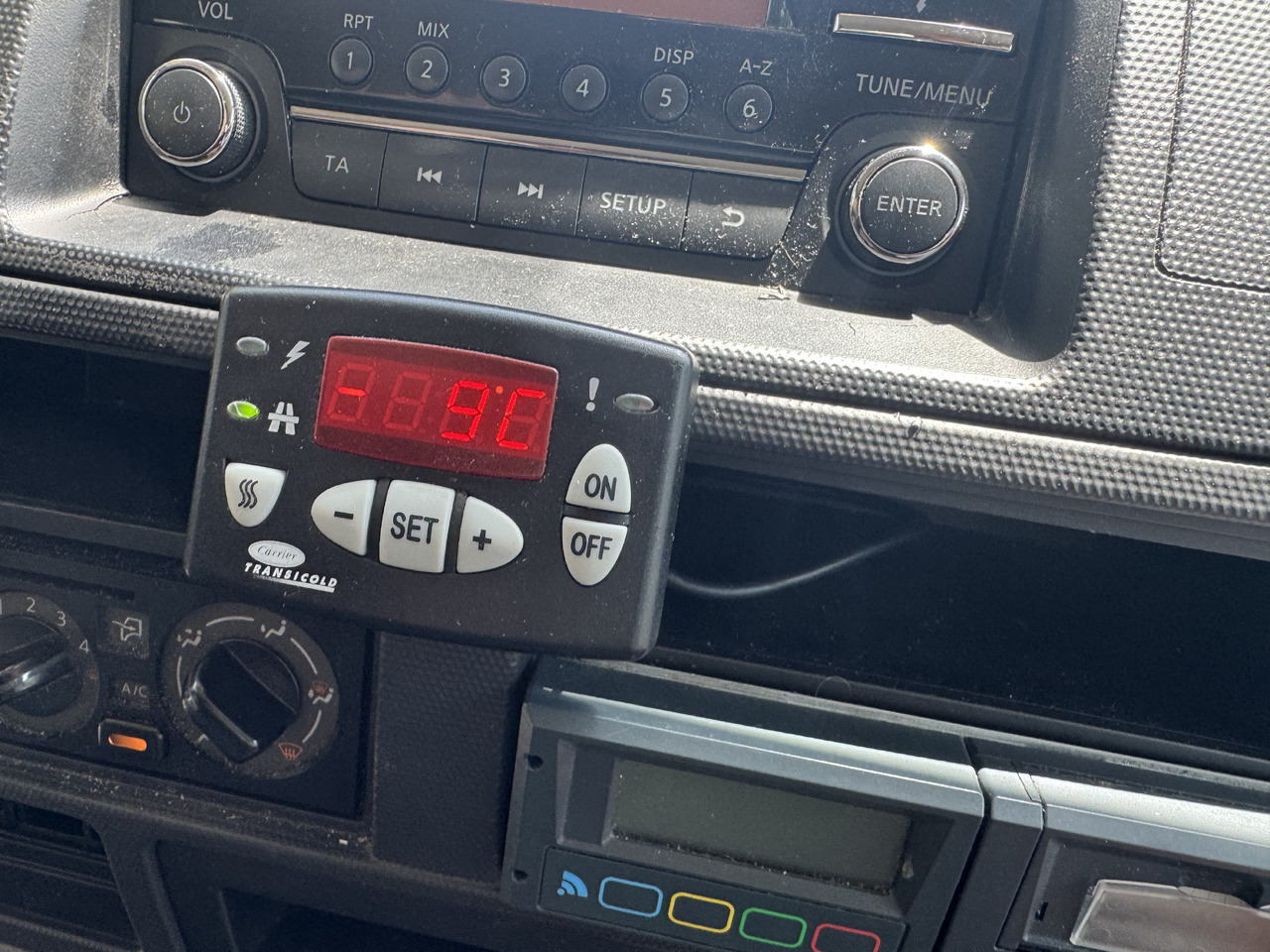 Furgoneta frigorifica para transporte de alimentos Renault Maxity 140 dxi: foto 21