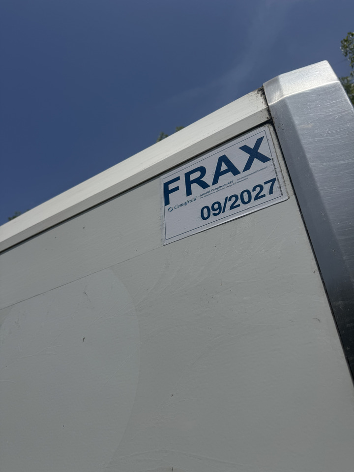 Furgoneta frigorifica para transporte de alimentos Renault Maxity 140 dxi: foto 6