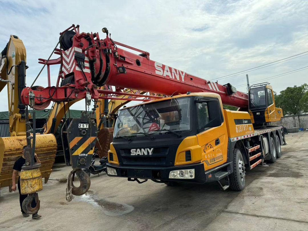Sany 25 Ton Used Truck Crane 50 Ton 70 Ton 80 Ton 100 Ton 120 Ton 200 Ton 220Ton 240 Ton 300 Ton XCMG Zoomlion Liebherr Tadano Truck Crane - Autogrúa: foto 5 Sany 25 Ton Used Truck Crane 50 Ton 70 Ton 80 Ton 100 Ton 120 Ton 200 Ton 220Ton 240 Ton 300 Ton XCMG Zoomlion Liebherr Tadano Truck Crane - Autogrúa: foto 5