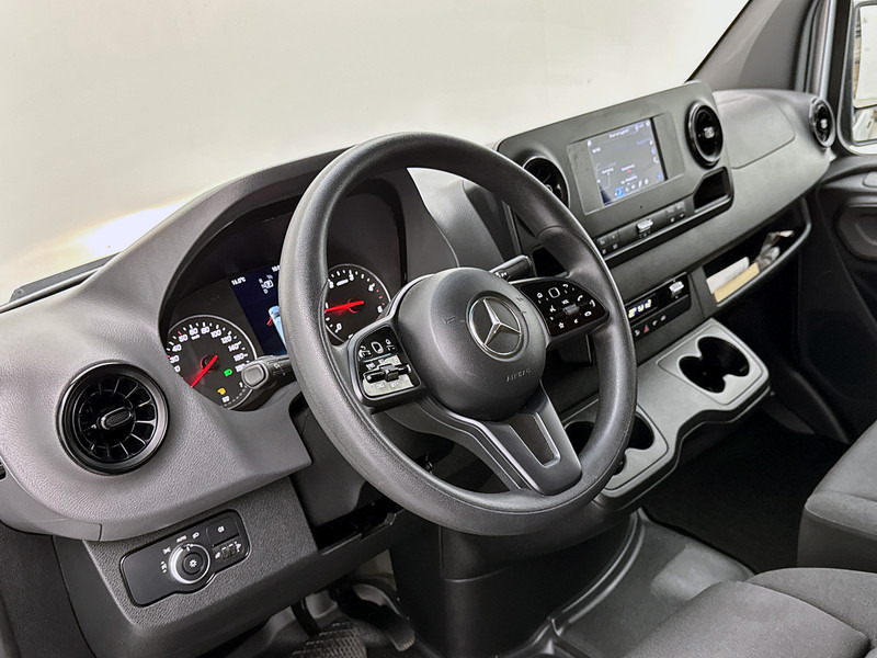 Mercedes-Benz Sprinter 316 2.2 CDI L2H2 Automaat 164pk Navigatie Geveerde stoel NAP Camera Betimmering Cruise control Euro 6 - Furgón: foto 5 Mercedes-Benz Sprinter 316 2.2 CDI L2H2 Automaat 164pk Navigatie Geveerde stoel NAP Camera Betimmering Cruise control Euro 6 - Furgón: foto 5