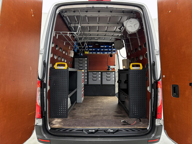 Mercedes-Benz Sprinter 316 2.2 CDI L2H2 Inrichting Navigatie Camera 220v omvormer Geveerde stoel - Furgón: foto 5 Mercedes-Benz Sprinter 316 2.2 CDI L2H2 Inrichting Navigatie Camera 220v omvormer Geveerde stoel - Furgón: foto 5