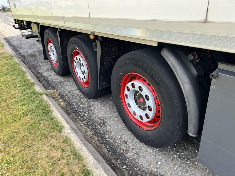 Kögel 3 - assige koeloplegger Carrier vector 1550 - Semirremolque frigorífico: foto 5 Kögel 3 - assige koeloplegger Carrier vector 1550 - Semirremolque frigorífico: foto 5