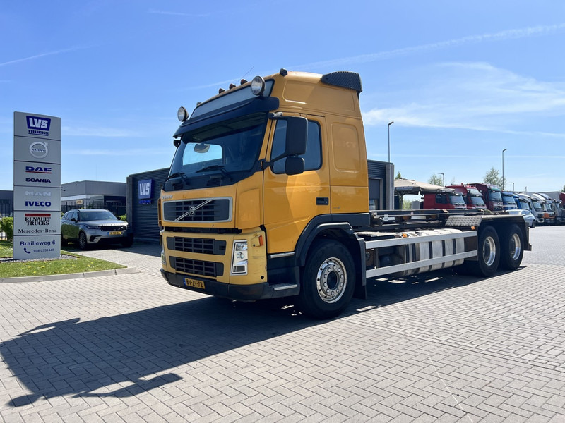 Volvo FM480 6X2 containersysteem Volvo FM480 6x2 / NCH systeem - Camión con equipo de cable: foto 1 Volvo FM480 6X2 containersysteem Volvo FM480 6x2 / NCH systeem - Camión con equipo de cable: foto 1