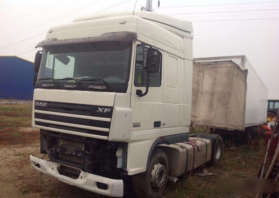 DAF XF 95 orice piesa - Cabeza tractora: foto 2 DAF XF 95 orice piesa - Cabeza tractora: foto 2