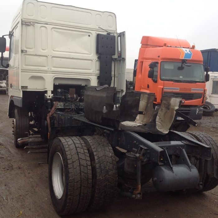 DAF xf95 EURO 5 piese din dezmembrari - Cabeza tractora: foto 3 DAF xf95 EURO 5 piese din dezmembrari - Cabeza tractora: foto 3