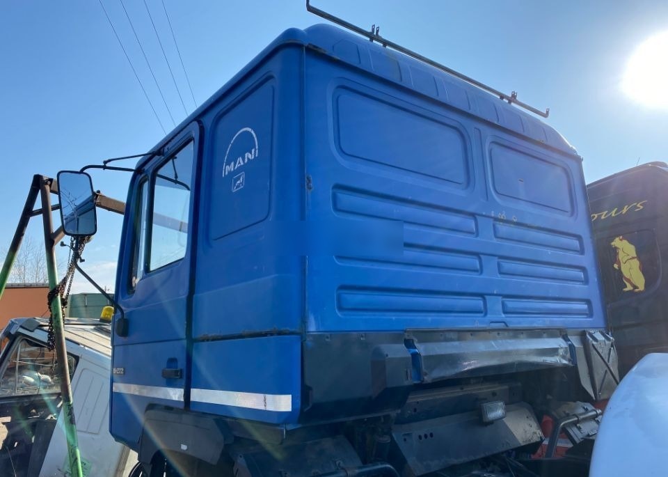 MAN SILENT , Model 1 / 2 / 3 , Dubla a completa MAN F2000 - Cabina para Camión: foto 4 MAN SILENT , Model 1 / 2 / 3 , Dubla a completa MAN F2000 - Cabina para Camión: foto 4