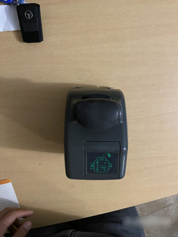 Mercedes-Benz Selector Lever Module, transmission shift , schimbator actros se truck - Palanca de cambio para Camión: foto 2 Mercedes-Benz Selector Lever Module, transmission shift , schimbator actros se truck - Palanca de cambio para Camión: foto 2