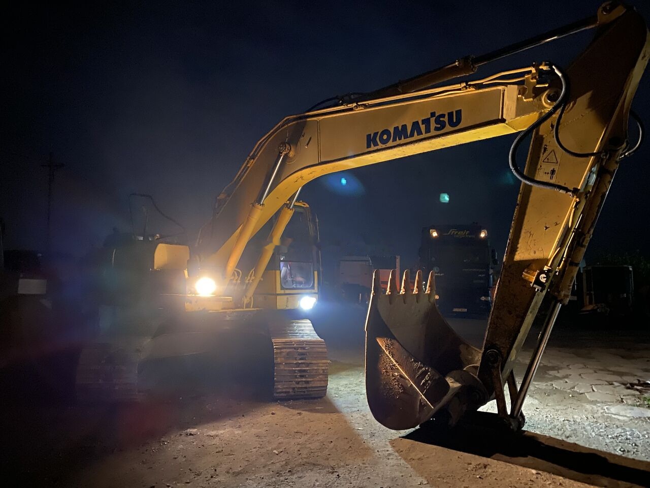 Din dezmembrari pentru KOMATSU PC210 -6 -8 -10 , second hand  Komatsu - Piezas de recambio para Excavadora: foto 2 Din dezmembrari pentru KOMATSU PC210 -6 -8 -10 , second hand  Komatsu - Piezas de recambio para Excavadora: foto 2