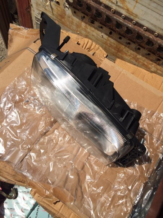 Renault DCI stanga/dreapta NOU - Faro delantero para Camión: foto 2 Renault DCI stanga/dreapta NOU - Faro delantero para Camión: foto 2