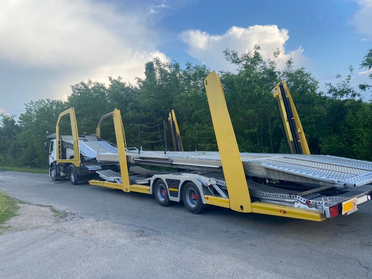 Renault Euro 6 + Lohr 9 pozitii Transportor Renault D Wide * Lohr model C2H99S - Camión portavehículos: foto 1 Renault Euro 6 + Lohr 9 pozitii Transportor Renault D Wide * Lohr model C2H99S - Camión portavehículos: foto 1
