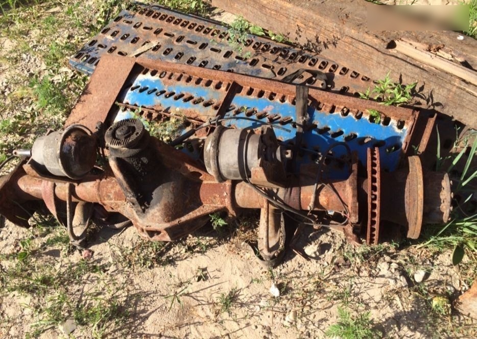 Renault Midlum - Eje y piezas para Camión: foto 1 Renault Midlum - Eje y piezas para Camión: foto 1